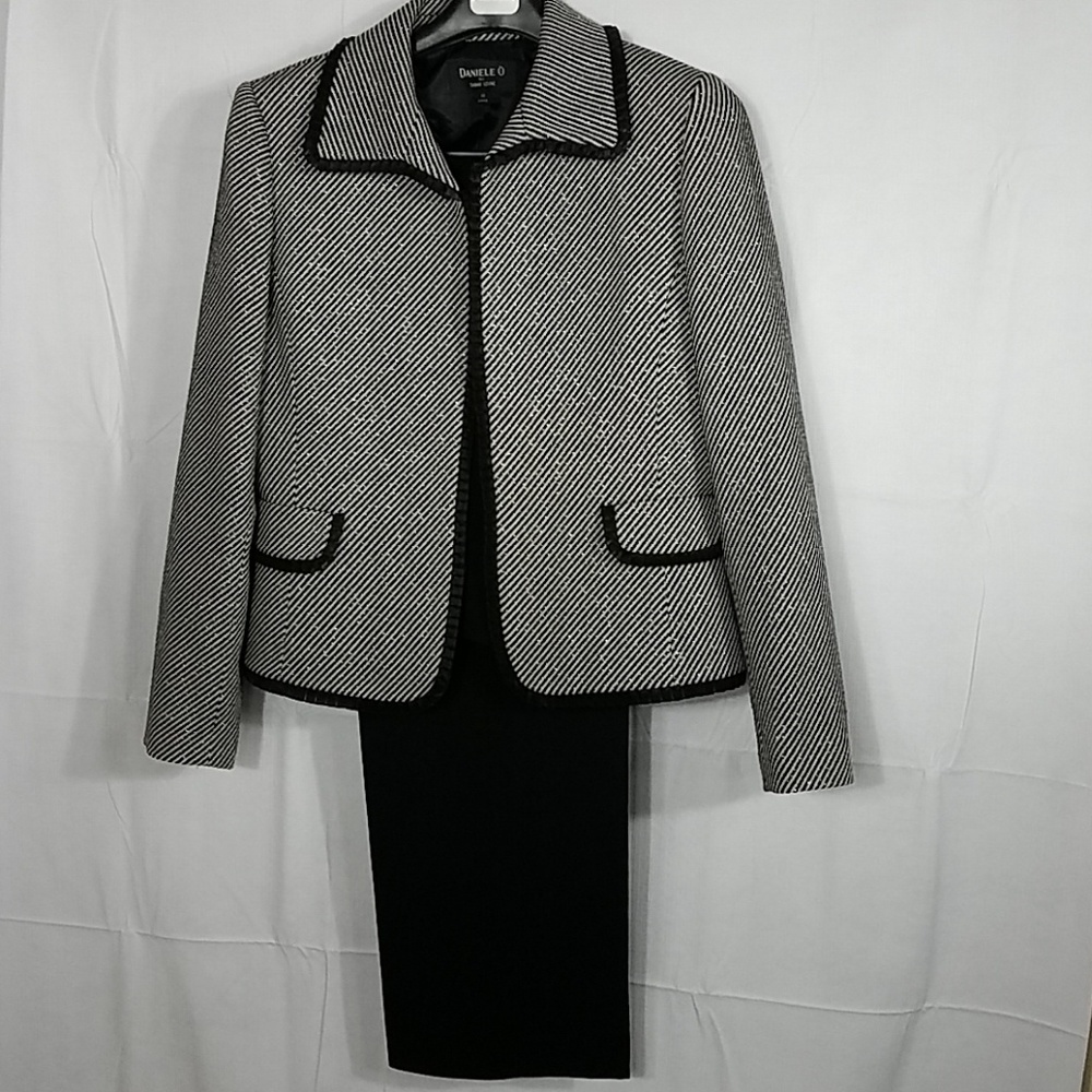 TAHARI Daniele O 3pc Black/Silver Pants Suit Sz 10